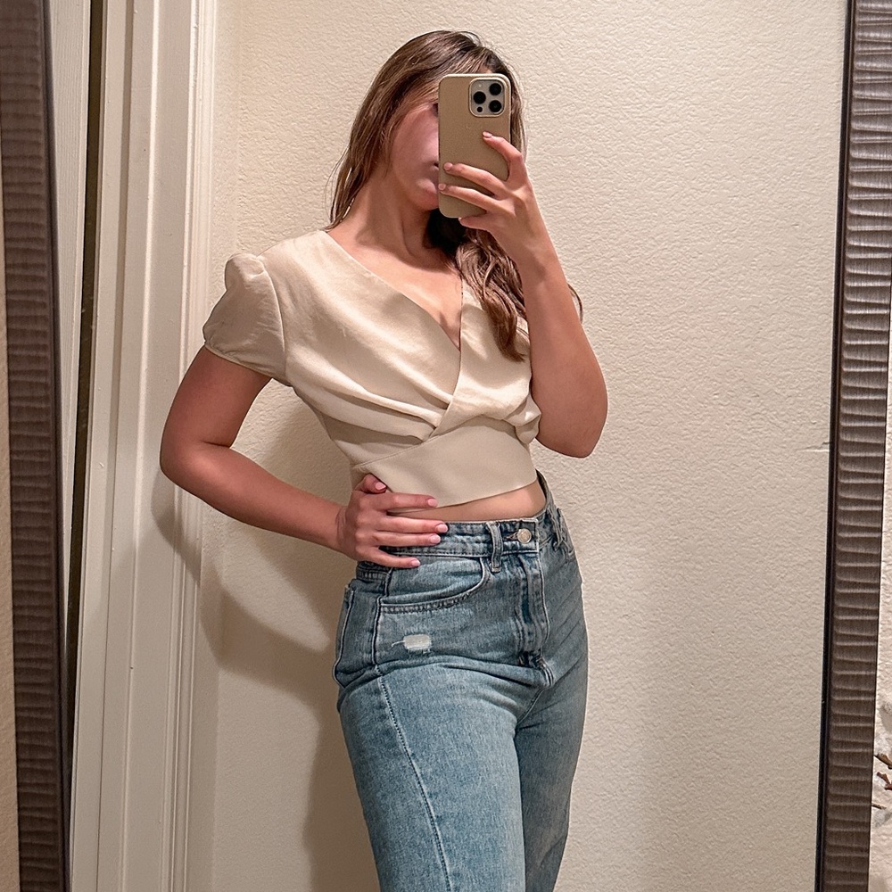Cream:Nude color tank top